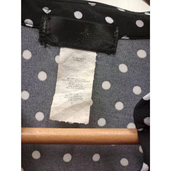 Retro, vintage button down. Ruffled black polka dot blouse size large - Picture 6 of 7